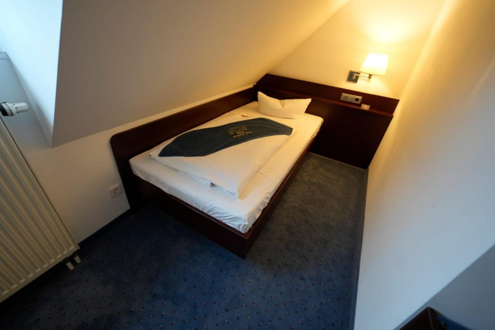 Hotel Goldener Adler 바우트젠 외부 사진