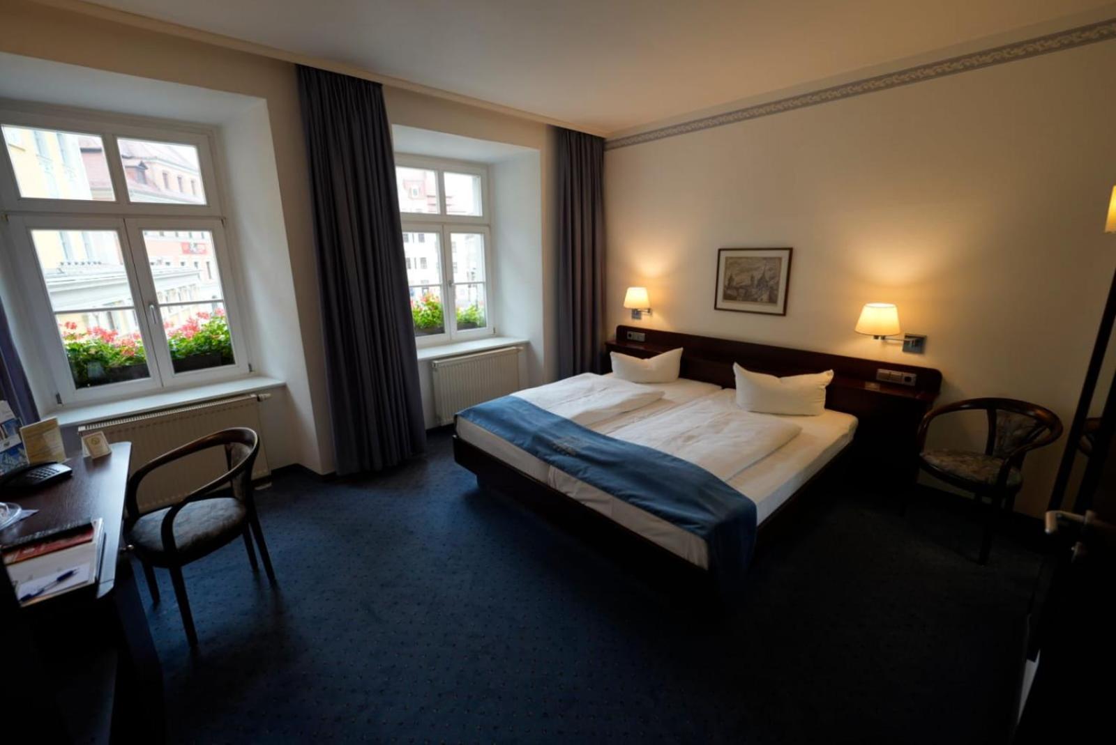 Hotel Goldener Adler 바우트젠 외부 사진