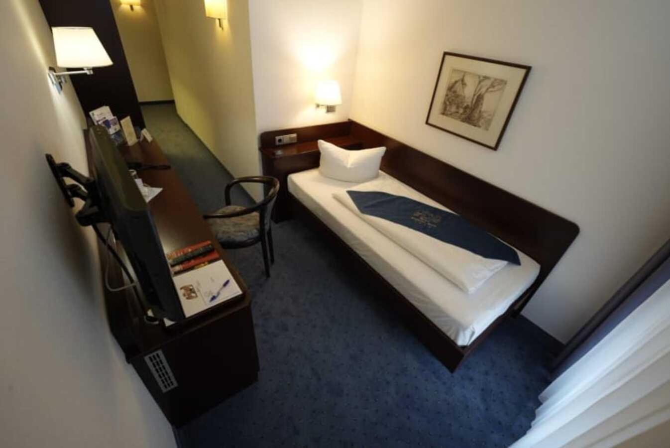 Hotel Goldener Adler 바우트젠 외부 사진