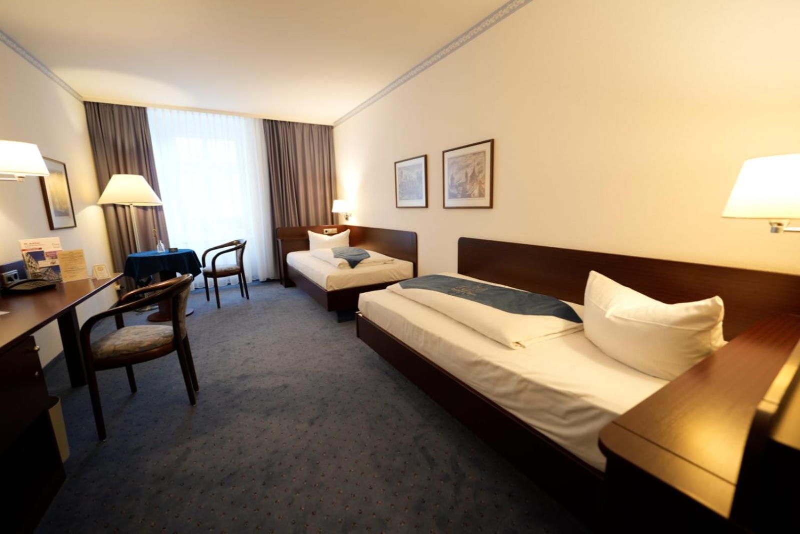 Hotel Goldener Adler 바우트젠 외부 사진