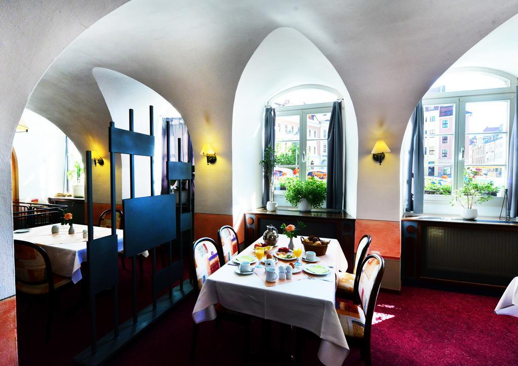 Hotel Goldener Adler 바우트젠 외부 사진