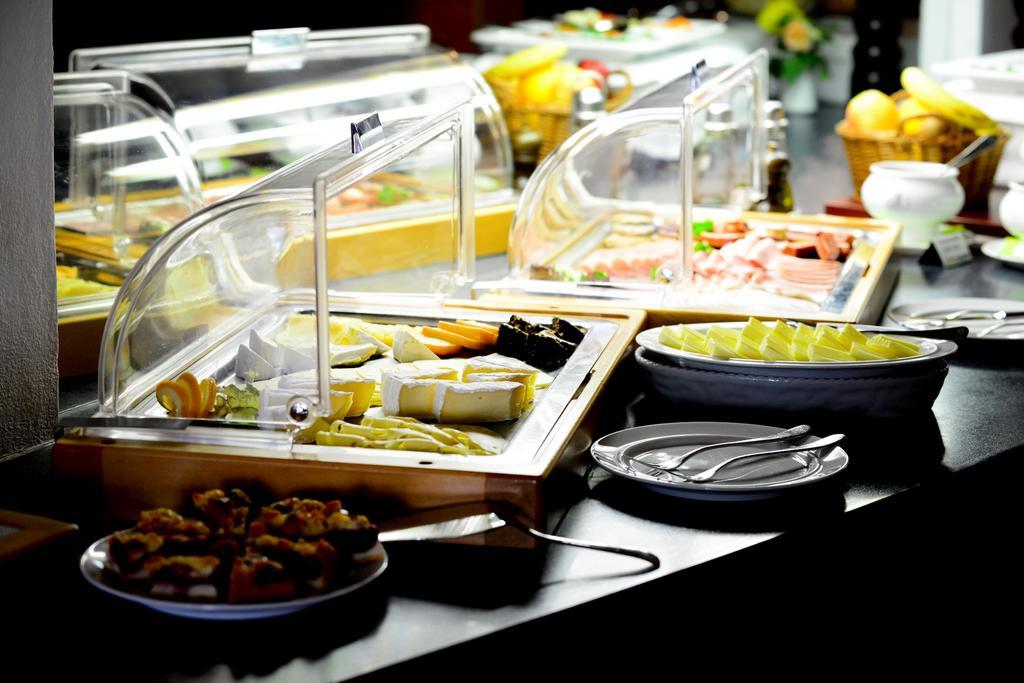 Hotel Goldener Adler 바우트젠 외부 사진