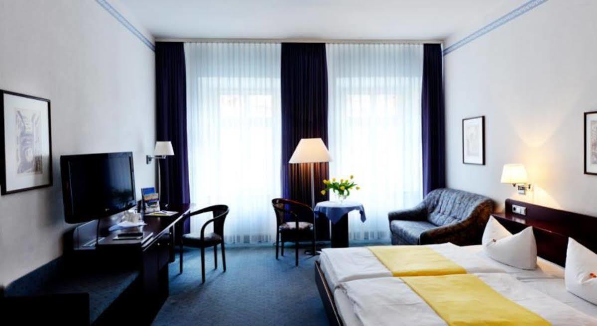 Hotel Goldener Adler 바우트젠 외부 사진